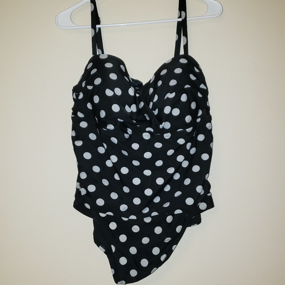 Catalina 1x 16w swimsuit